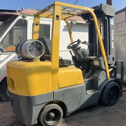TCM forklift 5,500 Lb GREAT CONDITION 