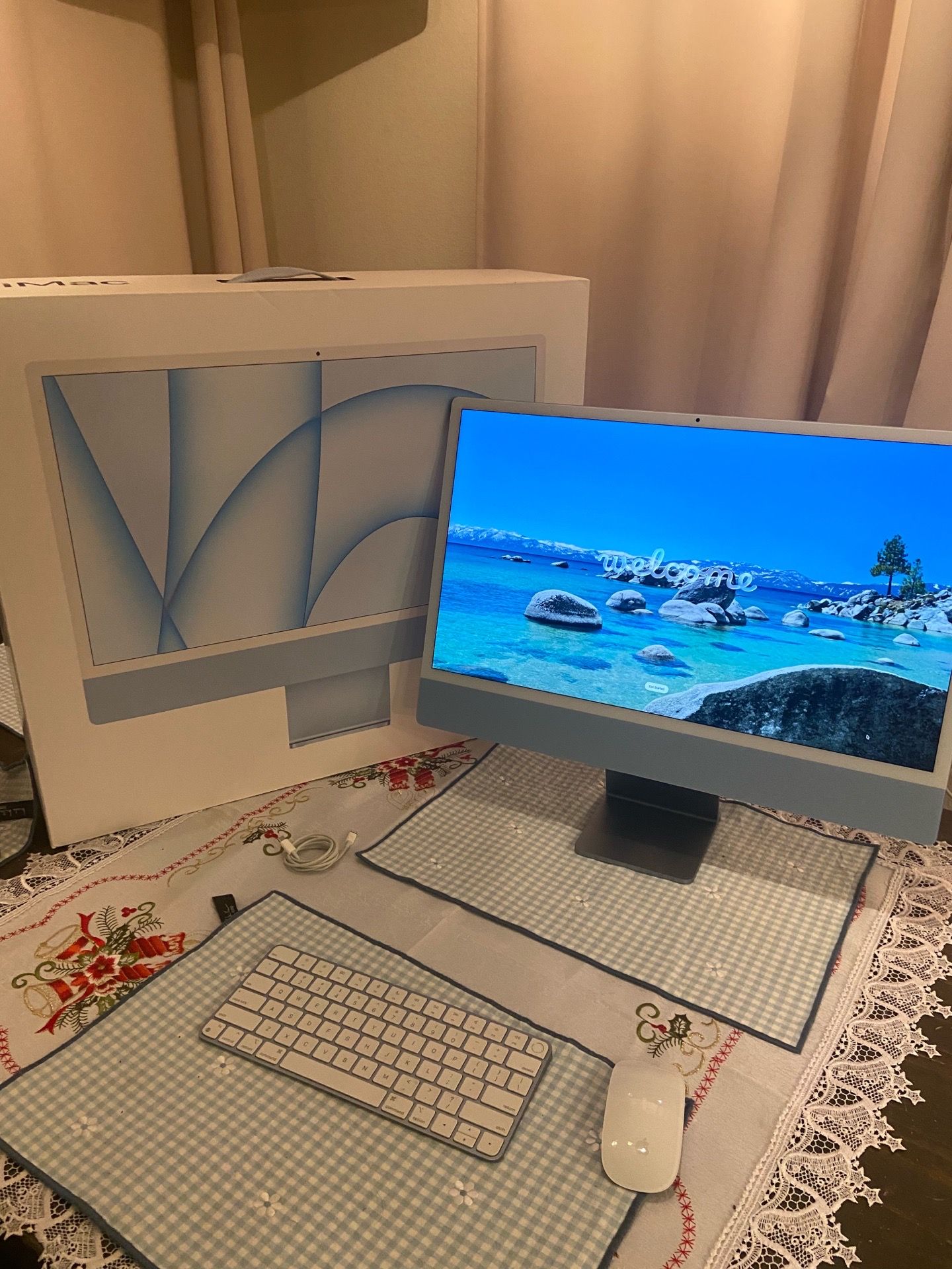 2021 Apple iMac 24-inch M1 processor 8gb ram 256gb ssd Blue with original box , keyboard and mouse. Complete set