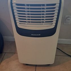 Honeywell 10,000 BTU AC/Dehumidifier 