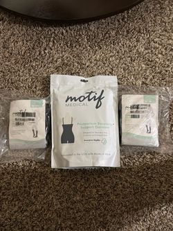 Motif medical: 1 recovery garment, and 2 compression socks.
