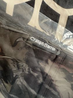 Crate & Barrel oven mitt