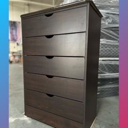 Dresser/ Five drawers dresser