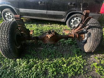 2002 Ford F350 rear axle