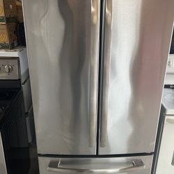 GE REFRIGERATOR 