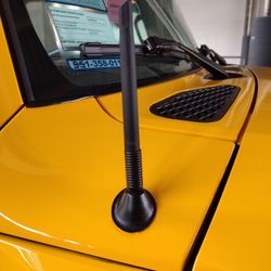 Short Powered Antenna For Toyota Trucks  Such As FJ Cruiser!