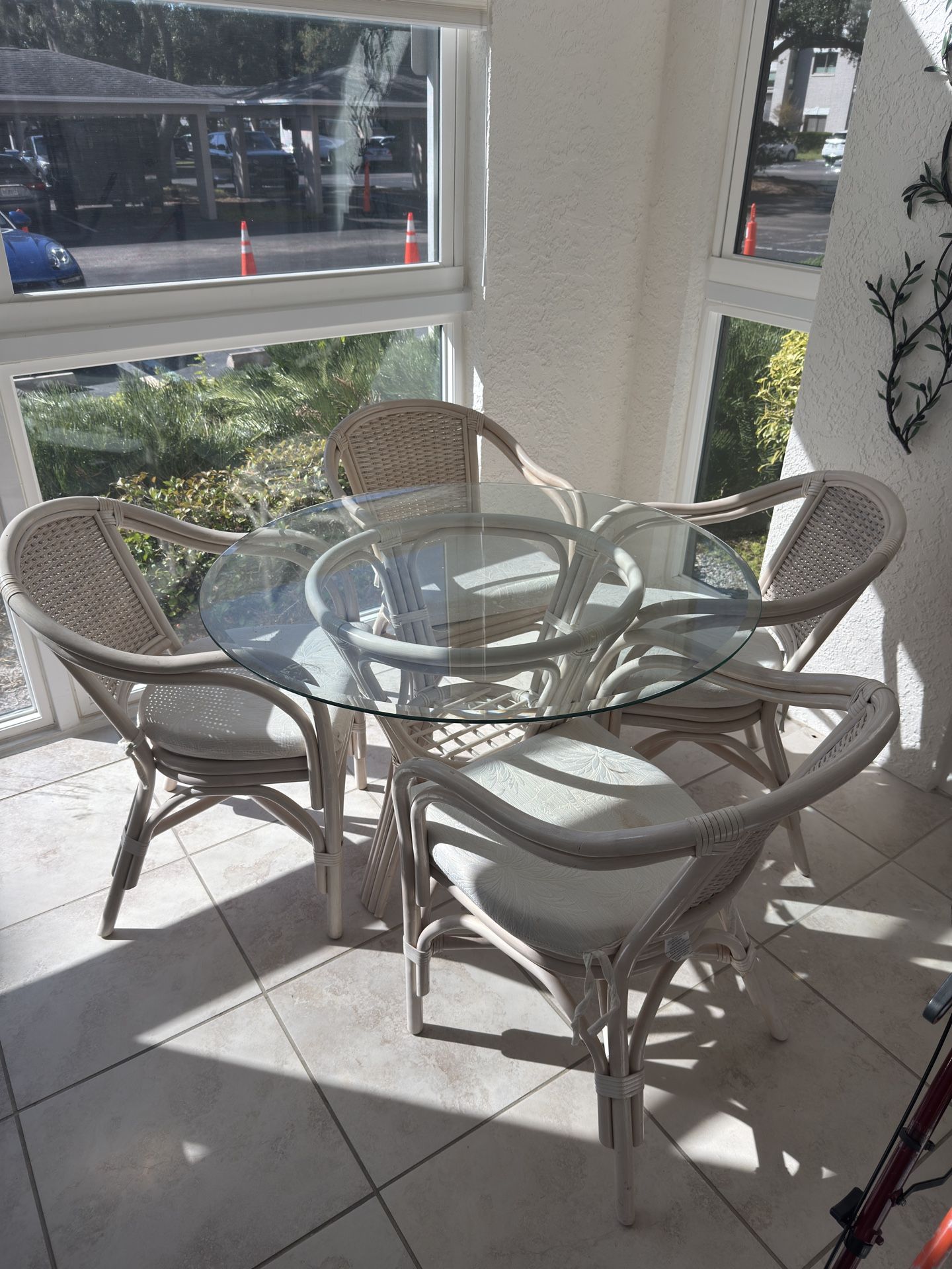 5-piece Rattan Dining Table Set INDOOR - White Cushions.  GREAT DEAL!