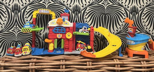 V Tech Go! Go! + Garage Play Set