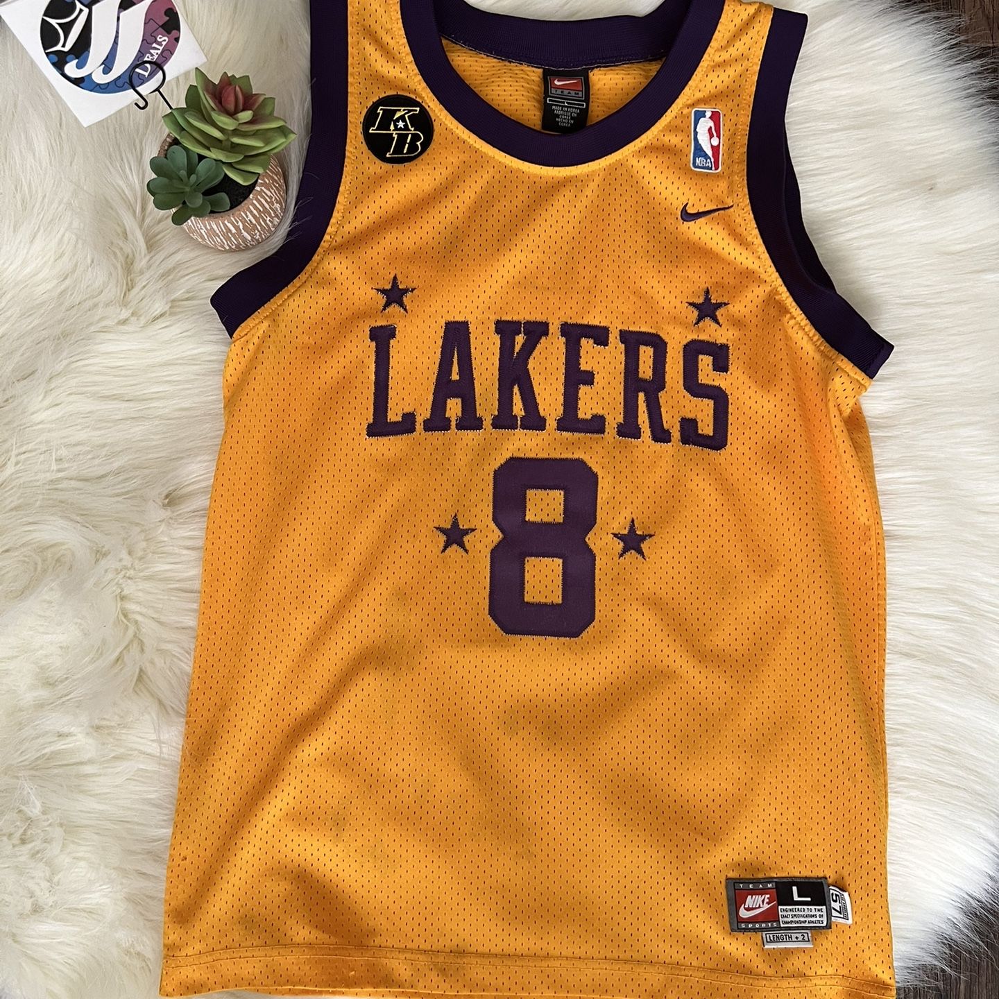 Lakers Kobe #8 Jersey L Youth/ M Womens for Sale in Canoga Park, CA -  OfferUp