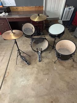 Kids drum set