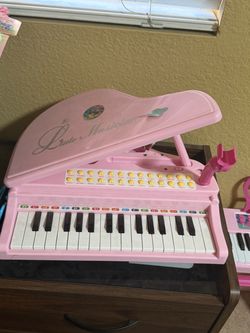 Little Musician Pink Toy Piano Keyboard