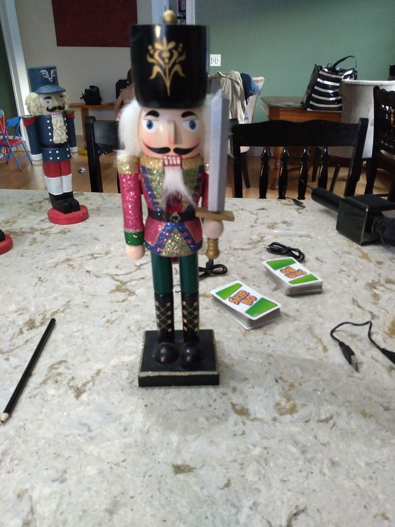 Nut Cracker 