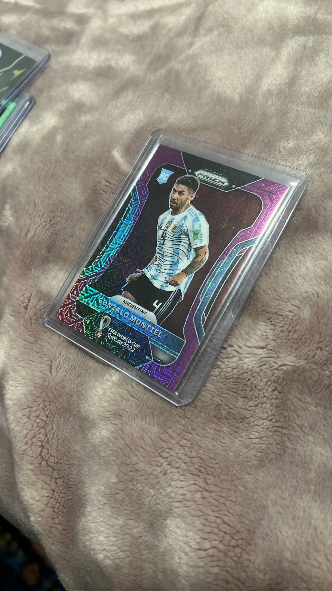 Gonzalo Montiel purple Mojo /49 world cup no 3