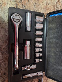 Benchtop socket set with ratchet