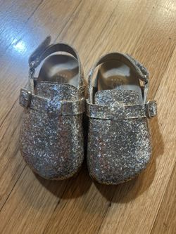 Toddler Clogs - Size 5-6