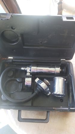 Cooling system pressure tester