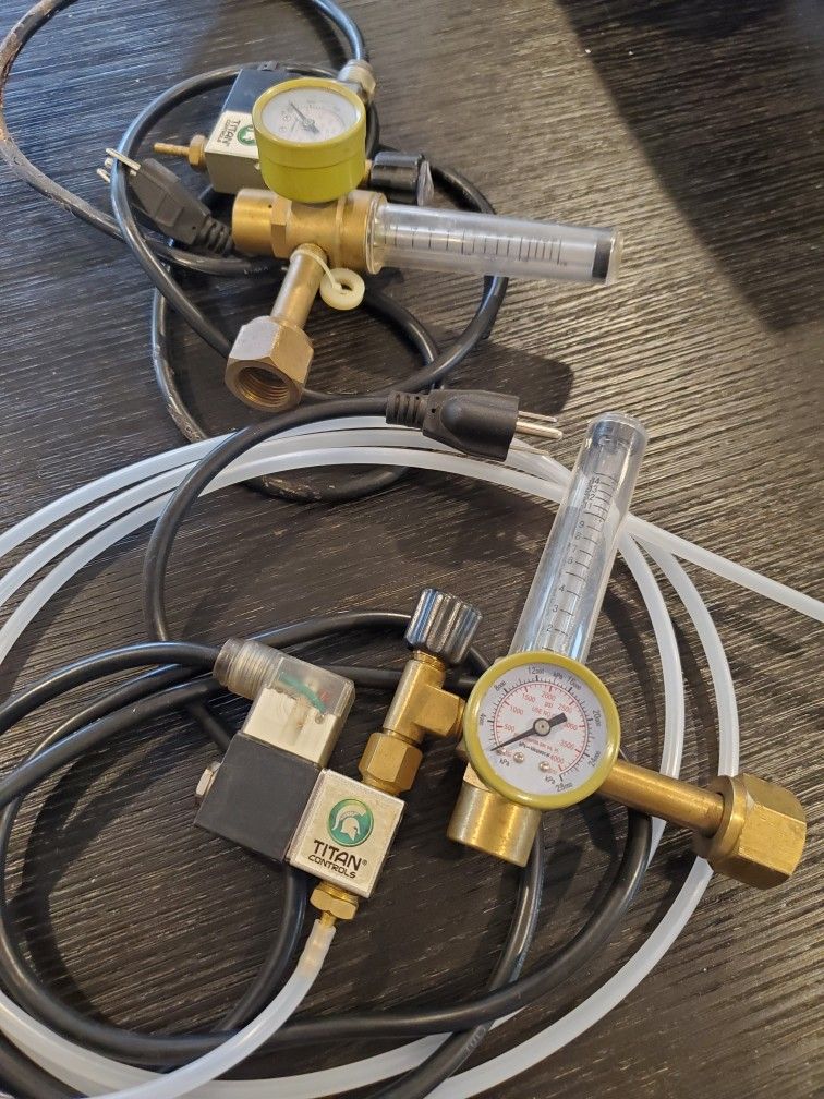 Titan Controls CO2 Regulators