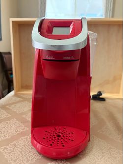 Red Keurig Single-Serve Coffee Maker + K-Cup Pod Storage Drawer Bundle