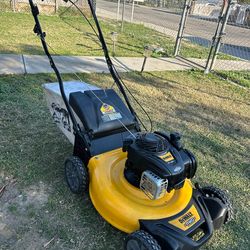 DEWALT
21 in. 150cc Briggs and Stratton 625ex Engine Rear Wheel Drive 2-in-1 Gas Self Propelled Walk Behind Lawn Mower