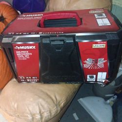 Brand New  Husky 300 Piece 