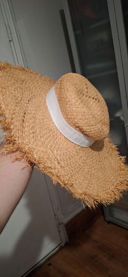 Women’s Wide Brim Straw Sun Hat – Natural Woven Beach Hat with White Band