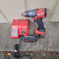 MILWAUKEE 18V FUEL HAMMER DRILL WITH BATTERY AND CHARGER 