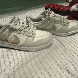 Nike dunks brown size 8