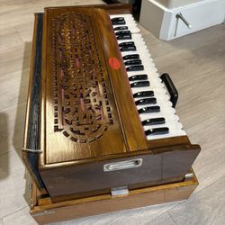 Indian Kartar House Music Delhi occordian Like New Very Ornate