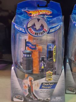 2006 hotwheels micro madnetics