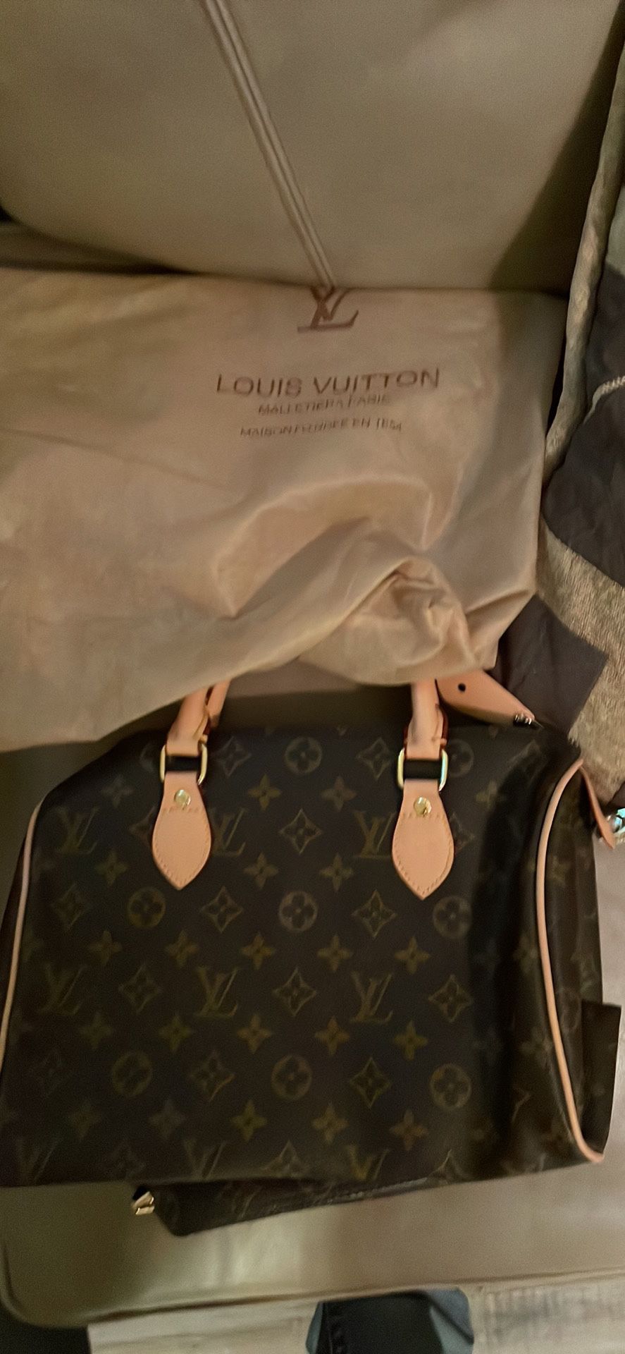 Otg Louis Vuitton for Sale in Mountain City, TN - OfferUp