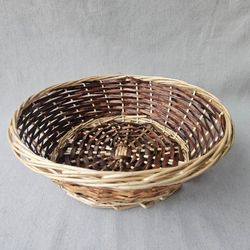 Round Woven Wicker Basket – Decorative Storage Basket – 13⅜" Diameter
