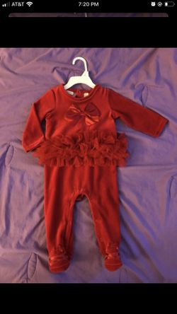 Brand new warm holiday outfit Baby size 6-9 months