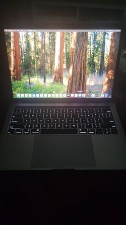 Apple MacBook Pro 2018 16 GB ram 250gb hardrive charger included touch bar not working delivery available