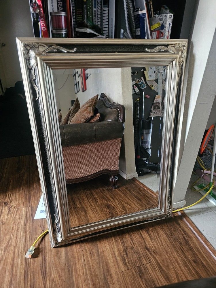 Decorative wall mirror.