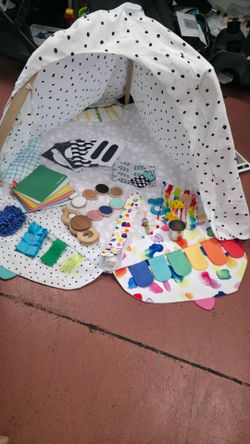 Lovevery playmat w tent and accessories