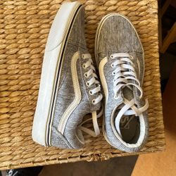 Vans Old Skhool  Woman’s Size 6