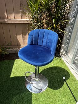 Blue Velvet Adjustable Bar Stool / Vanity Chair – Like New