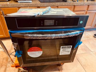 Frigidaire 30” Black Stainless convection oven