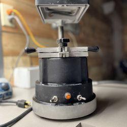 Vacuum Forming Machine. 