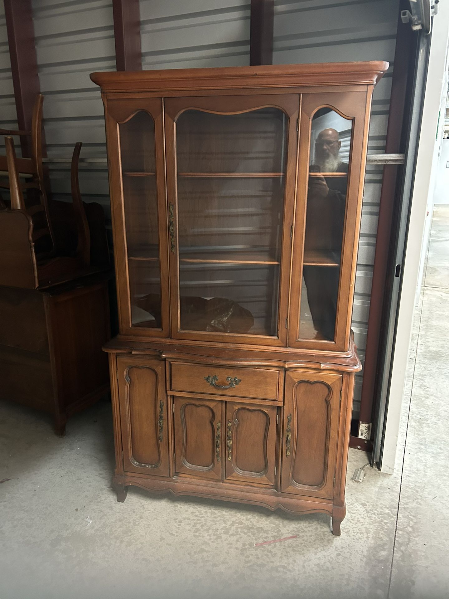 China Cabinets And Kitchen Table Set 