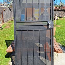 Puerta de proteccion