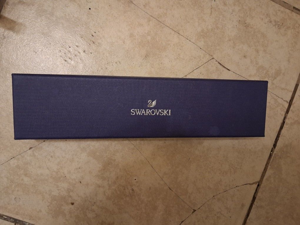 Brand New Boxed Swarovski Bracelet And Earing Set  