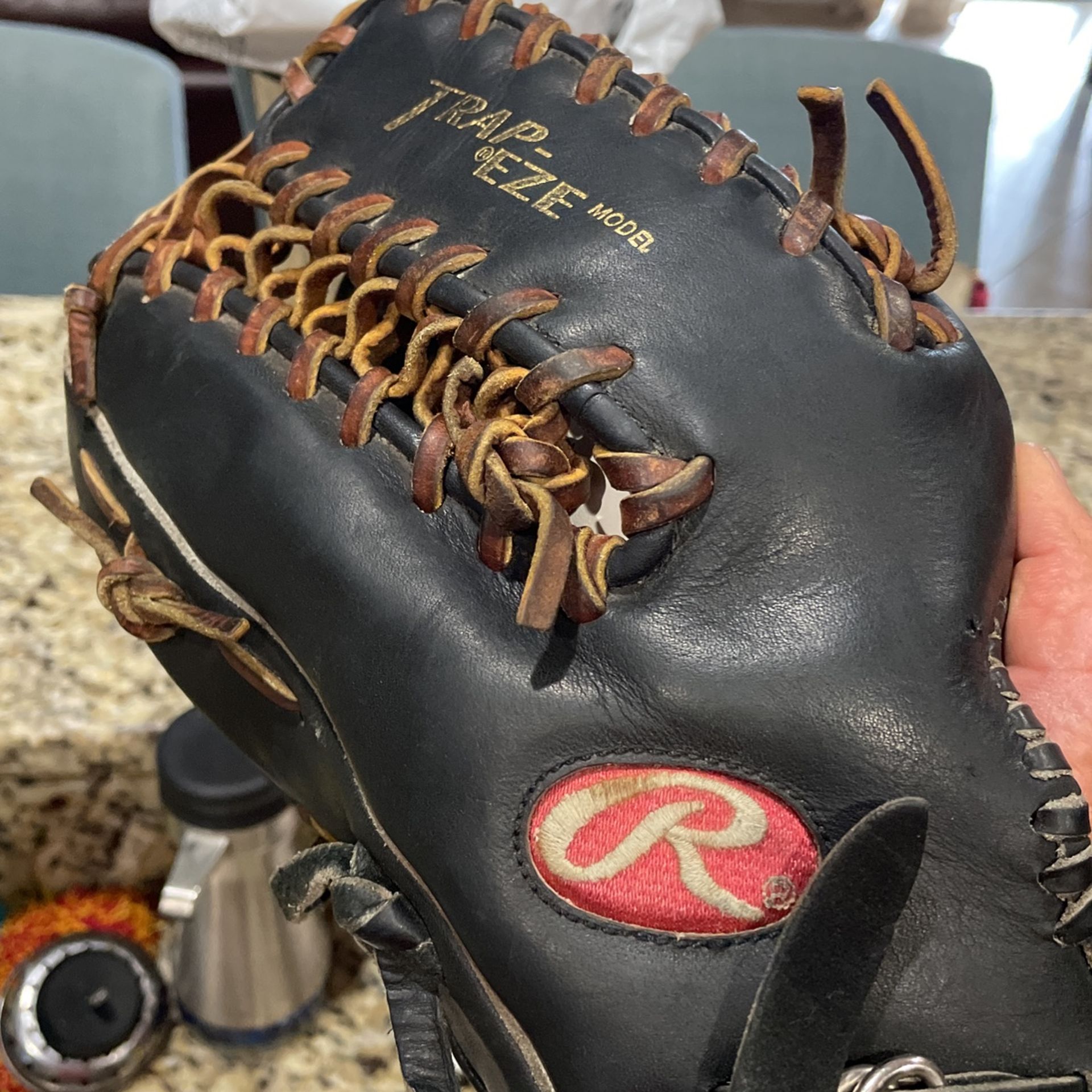 Rawlings Lefty Trapeze  12 3/4 Gold Glove Company