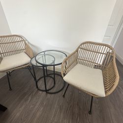 Side Chairs & Nesting Tables 