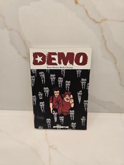 DEMO by Brian Wood & Becky Cloonan Graphic Novel