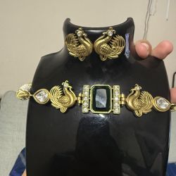Peacock Choker