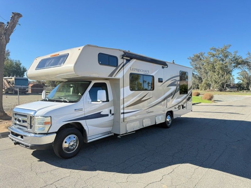 2017 Coachmen Leprechaun