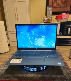 HP 14" Laptop 😃 (2025) 8GB Ram 256GB SSD storage Quad Core cpu