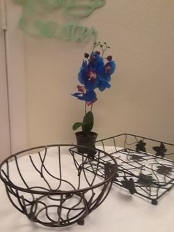 Black fruit baskets
