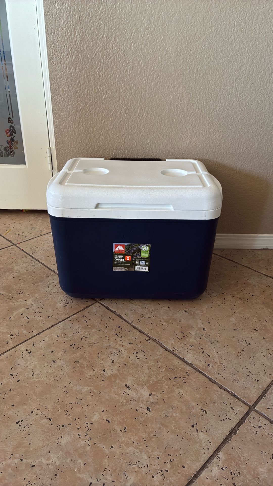 30 Quart Rolling Cooler