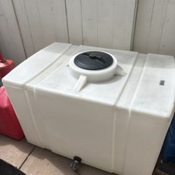 100 Gallon Water Tank